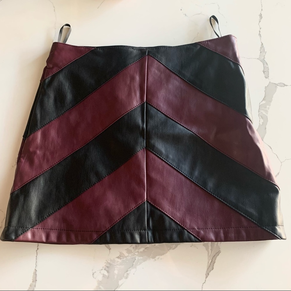 Forever 21 Leather skirt NWOT Size Medium
